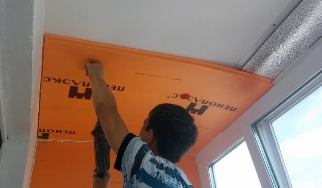 крепление листов к потолку
